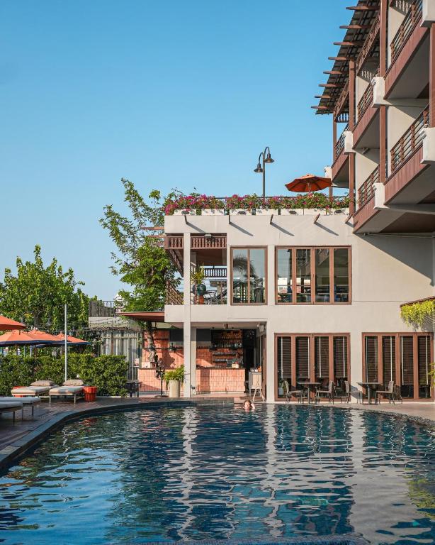 ריבה סוריה בנגקוק (Riva Surya Bangkok)