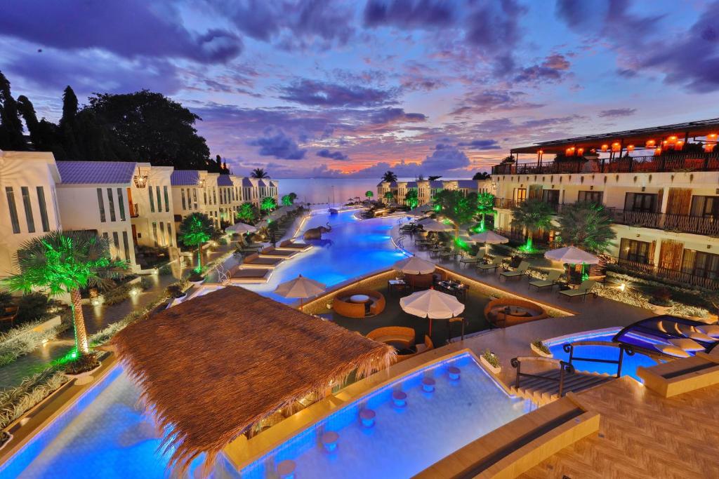 וואני גולדן סנדס קופנגן (Vannee Golden Sands Beachfront Resort)