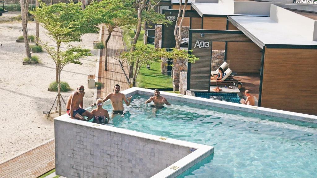 דה קבין קופנגן (The Cabin Beach Resort)