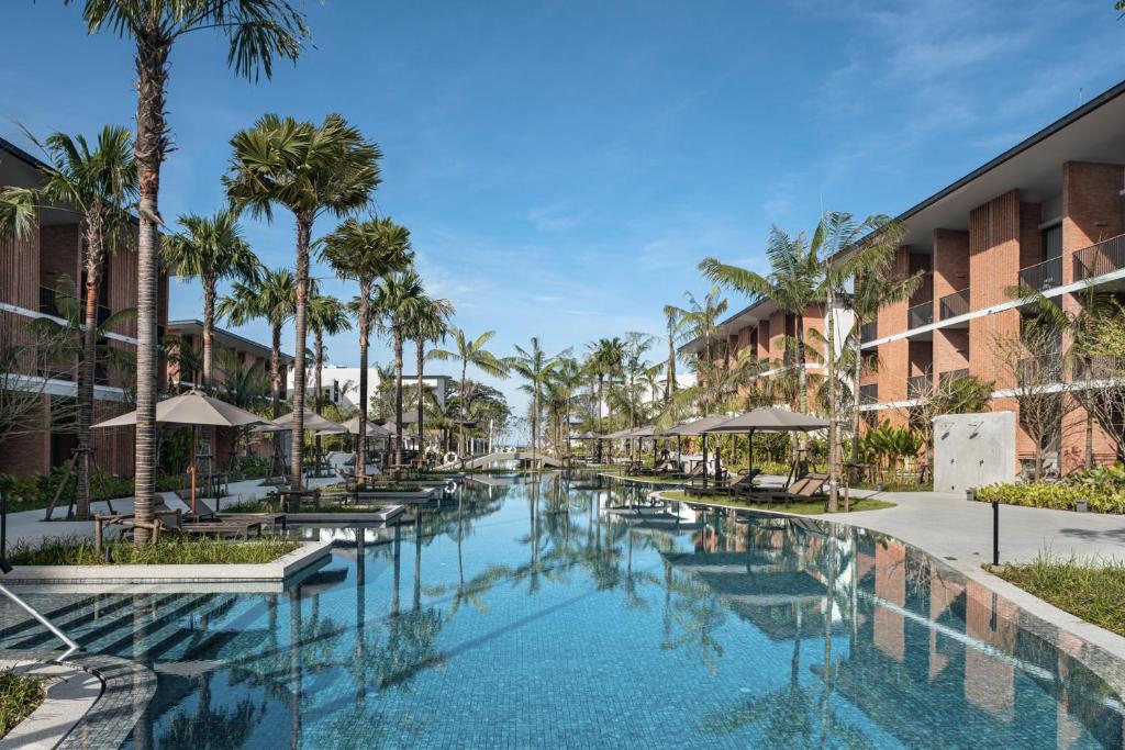 פולמן קאולק (Pullman Khao Lak Resort)