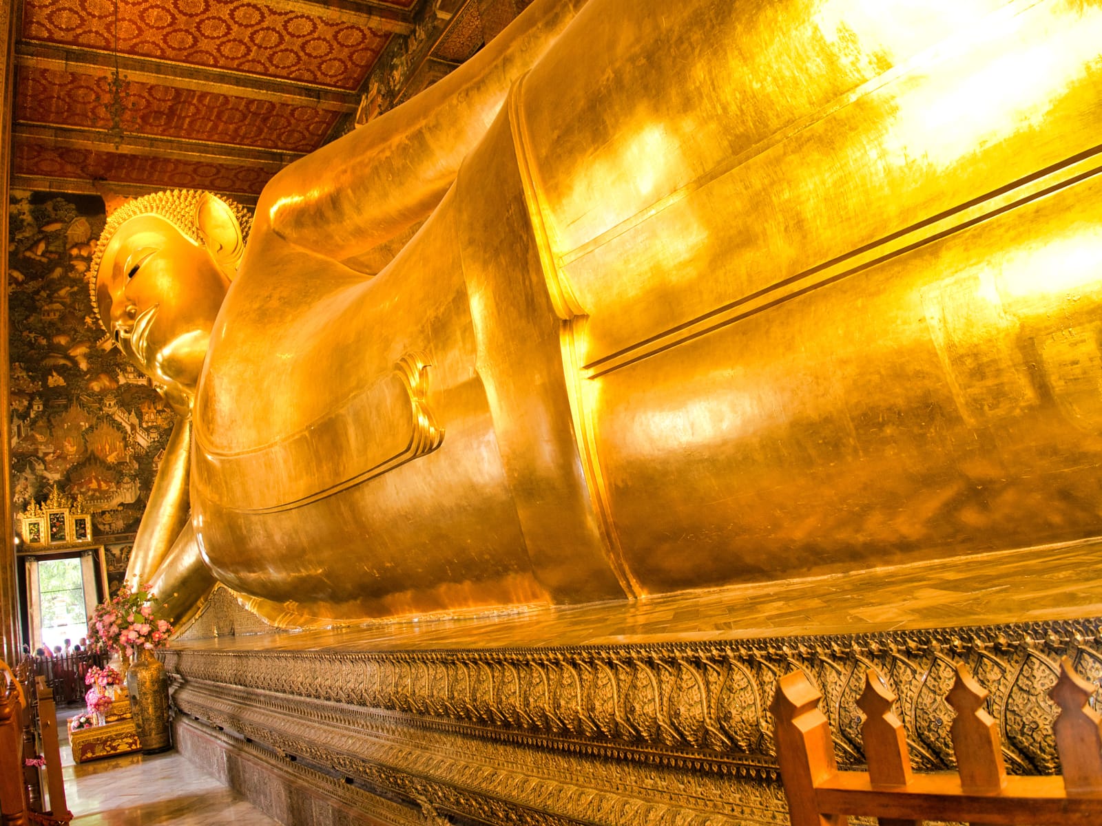 פסל הבודהה השוכב (Wat Pho)
