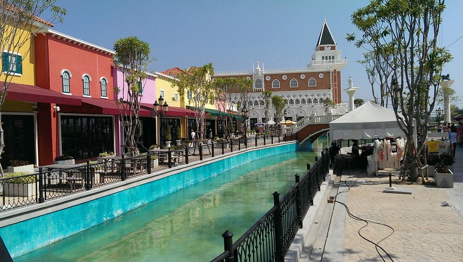 ונציה הואה הין (The Venezia Hua Hin)