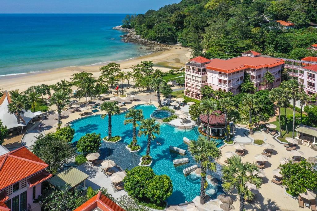 סנטרה גראנד ביץ’ ריזורט פוקט (Centara Grand Beach Resort Phuket)