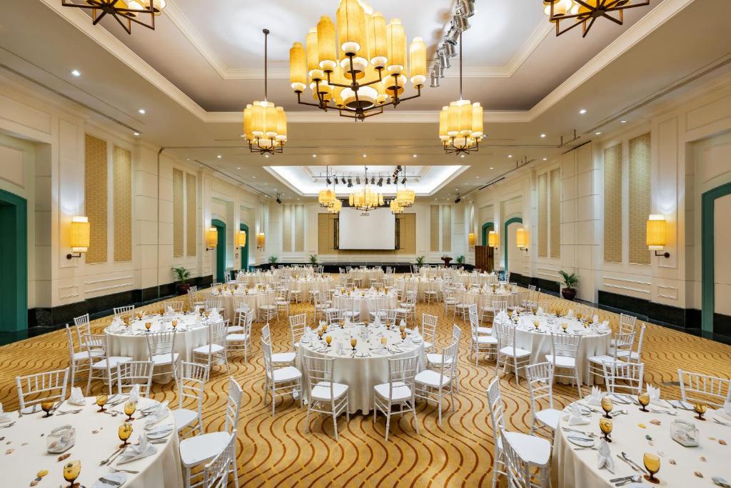 סנטרה גראנד ביץ’ ריזורט פוקט (Centara Grand Beach Resort Phuket)