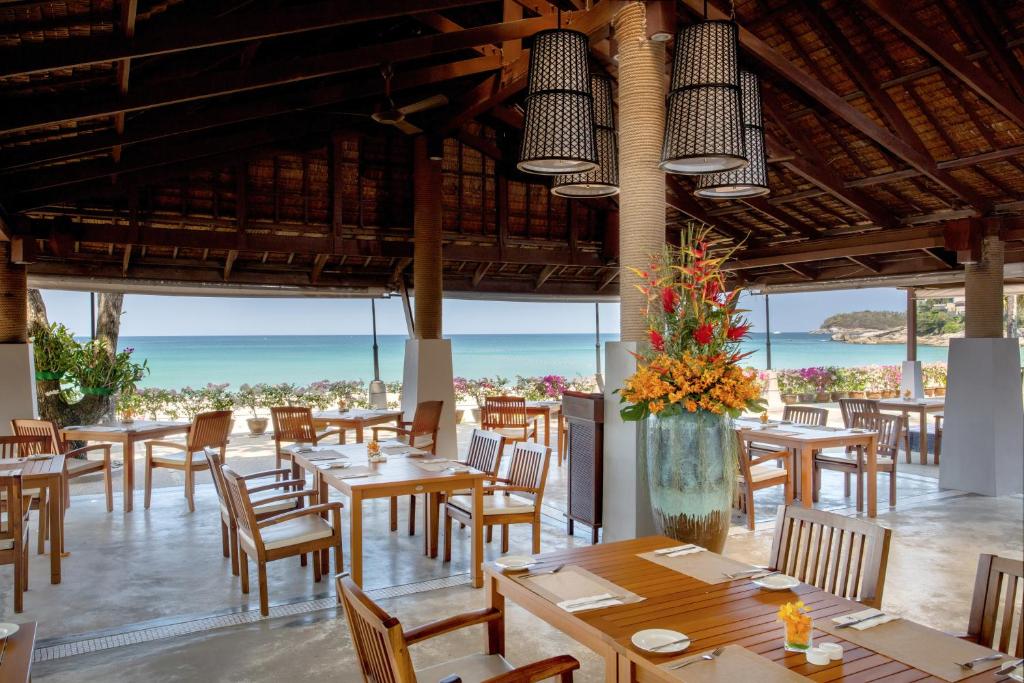 קטטני פוקט ביץ’ ריזורט (Katathani Phuket Beach Resort)