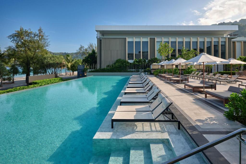פור פוינטס ביי שרטון פטונג (Four Points by Sheraton Phuket Patong Beach)