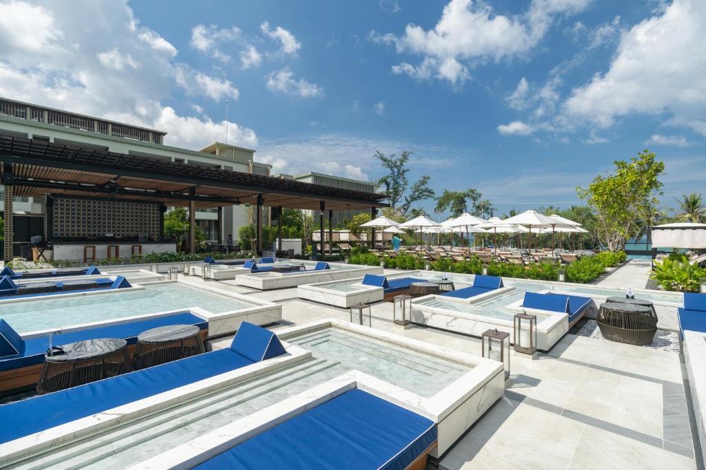 פור פוינטס ביי שרטון פטונג (Four Points by Sheraton Phuket Patong Beach)