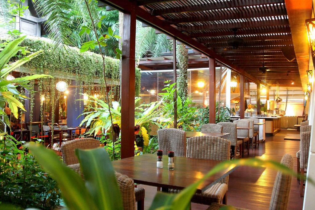 בורה סארי פוקט (Burasari Phuket)