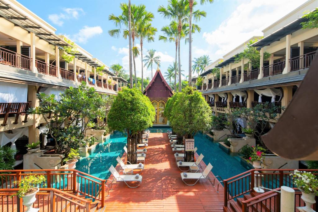 בורה סארי פוקט (Burasari Phuket)