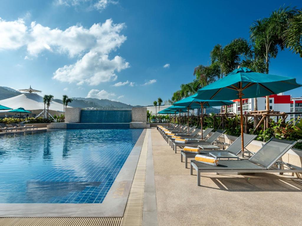 אם סושיאל פוקט (M Social Hotel Phuket)
