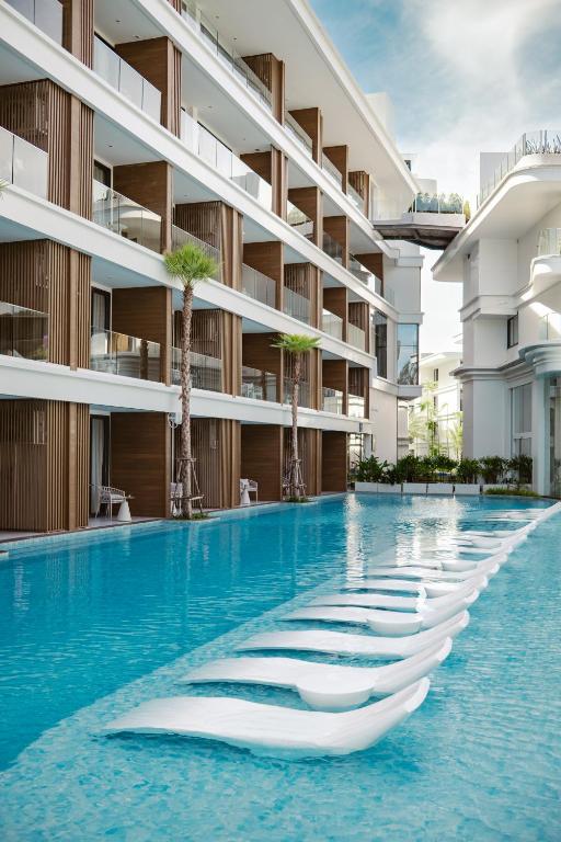 קורה ביץ’ ריזורט (Kora Beach Resort Phuket)