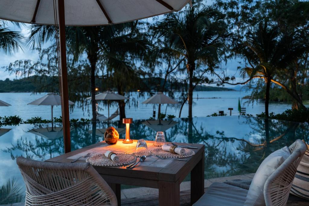 מלון קייפ פאן קוסמוי (Cape Fahn Hotel Koh Samui)