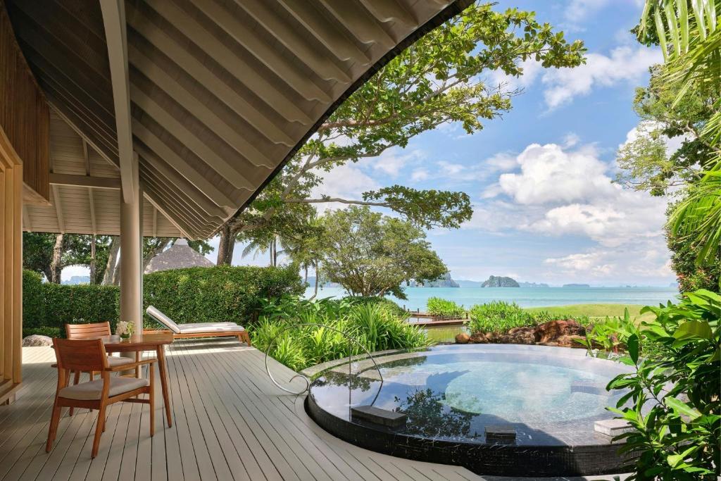 פוליי ביי ריץ קרלטון (Phulay Bay, A Ritz-Carlton Reserve)