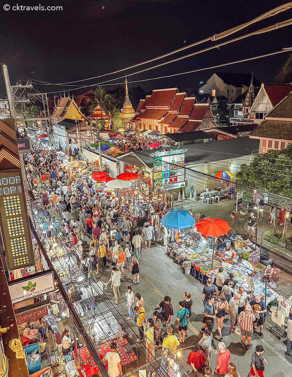 בניין הנייט באזאר (Chiang Mai Night Bazaar Building)