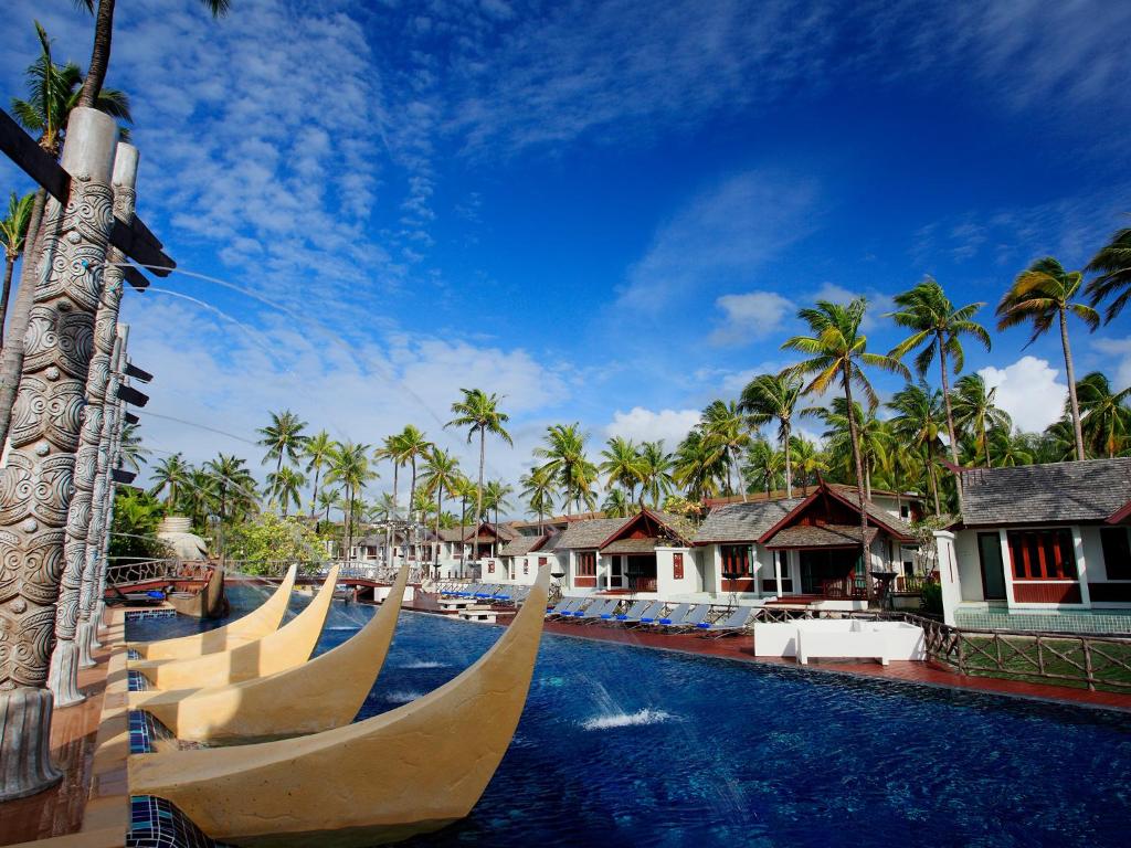 גרייסלנד קאו לאק ביצ'פרונט ריזורט (Graceland Khaolak Beachfront Resort)