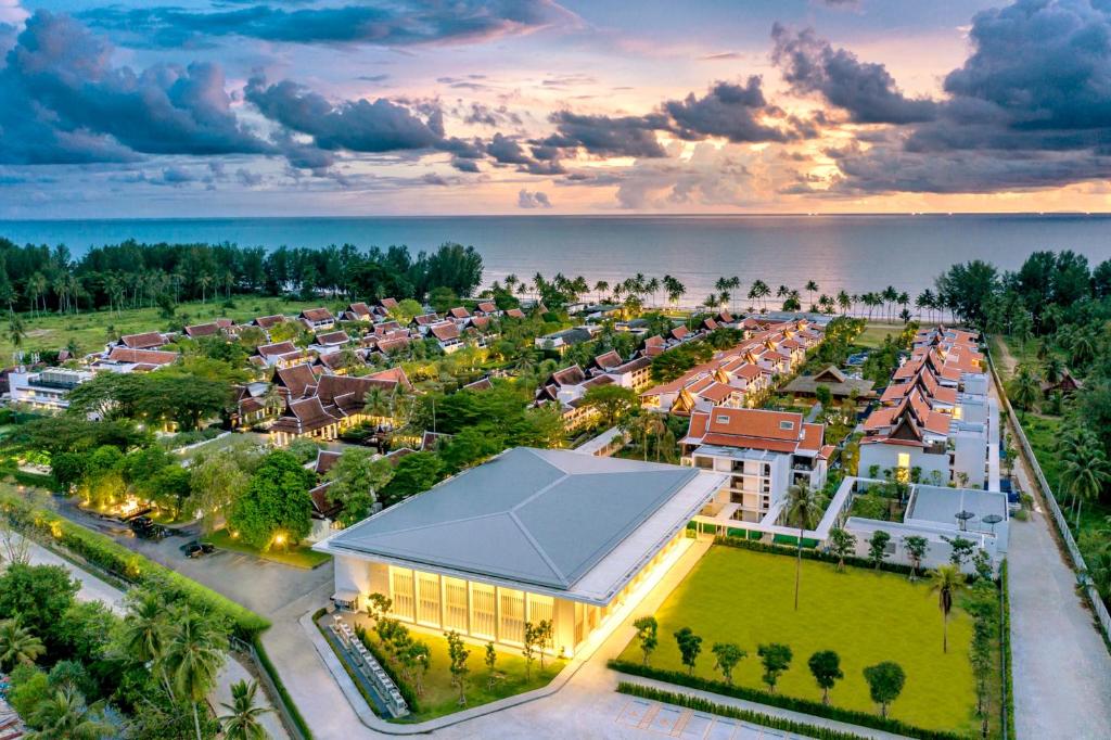 ג'יי דבליו מאריוט קאו לאק ריזורט אנד ספא (JW Marriott Khao Lak Resort & Spa)